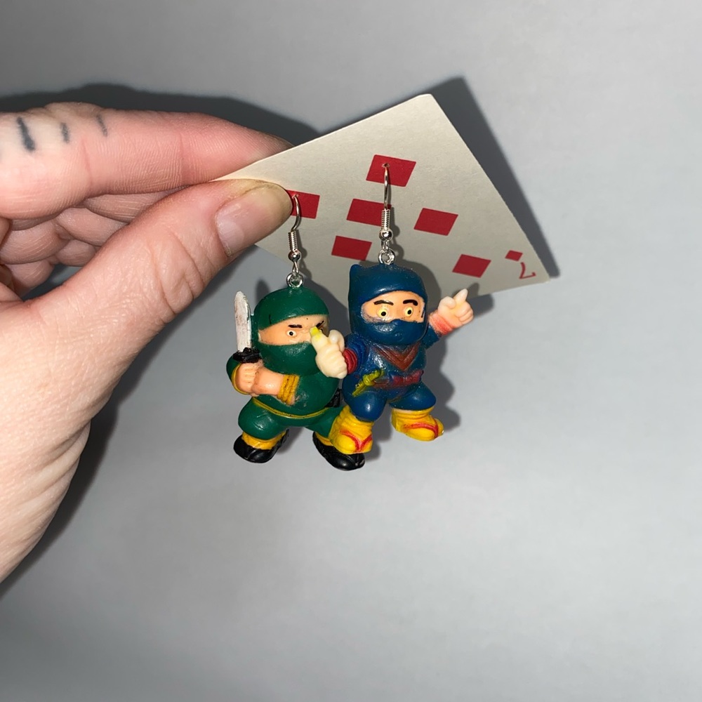 Vintage 80,s toy ninja earrings - Picture 3 of 7